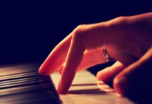 高清:利雅得胜利3-1取胜 C罗破门握拳庆祝.